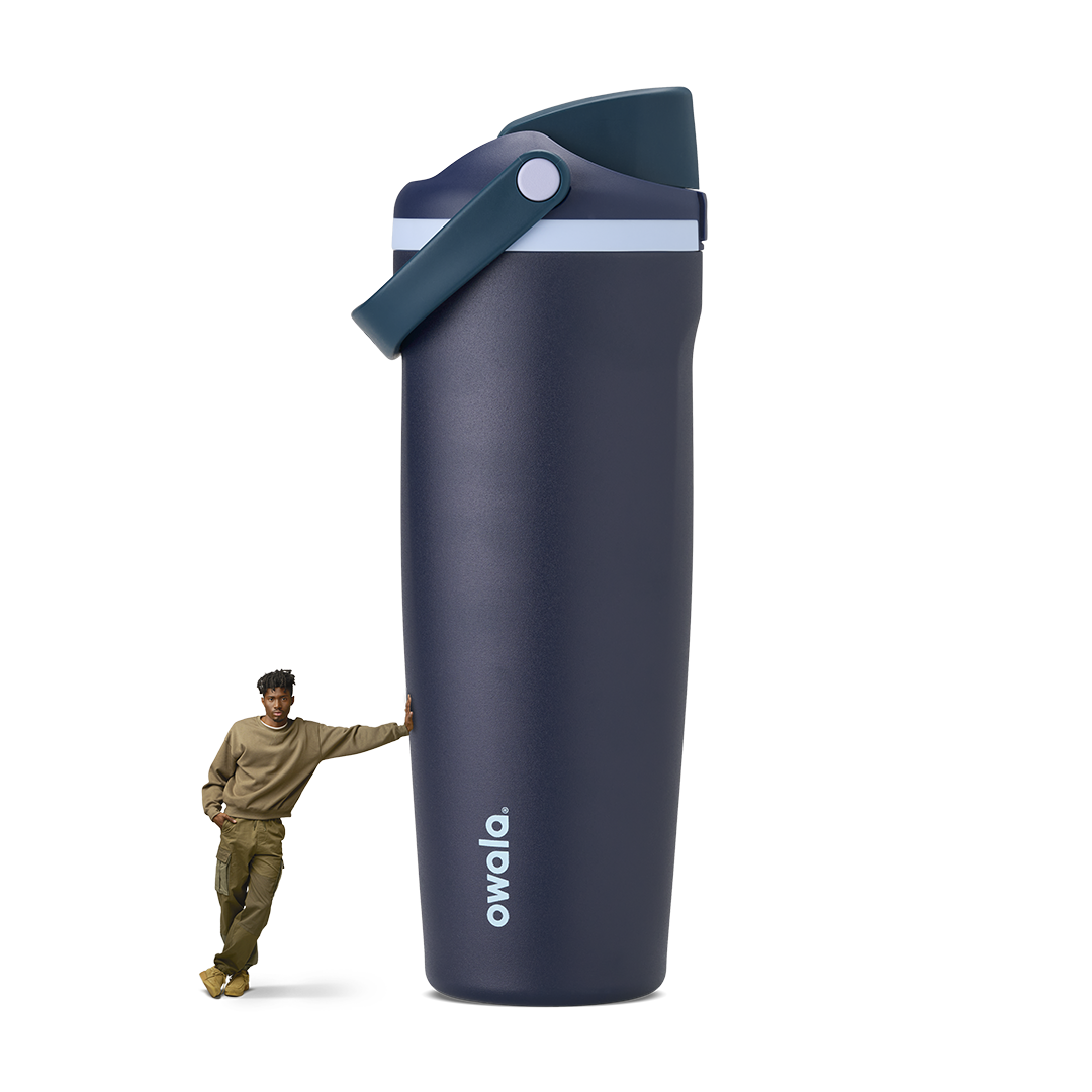 FreeSip Sway 32oz tumbler in Sea Captain